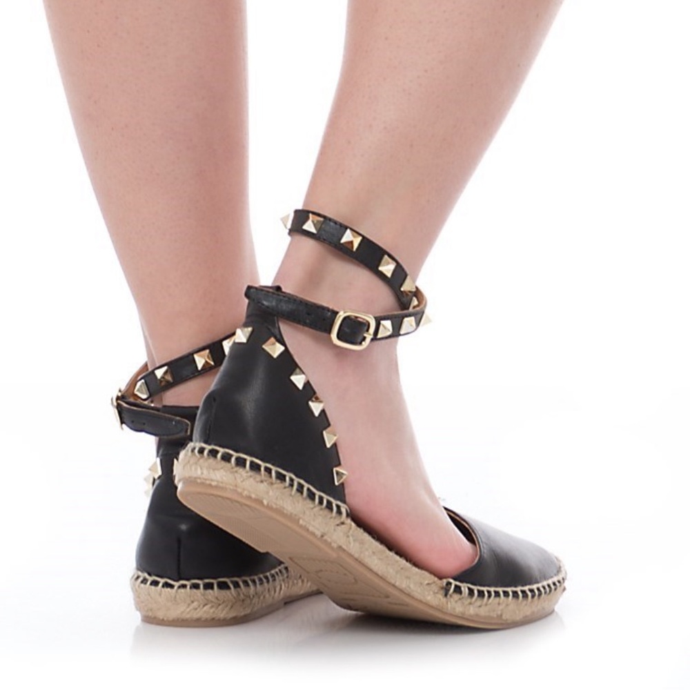 European studded raffia sandal